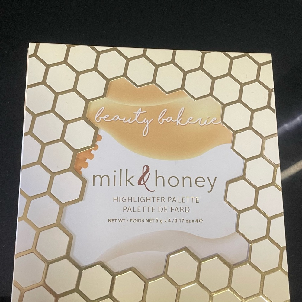 Beauty bakery Milk and honey highlighter pallet